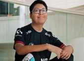 Fotografía cedida hoy por Riot Games, que muestra al chileno Cristian "Cody" Quispe, carrilero central del campeón Infinity en Ciudad de México (México).