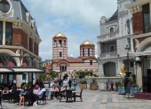 La georgiana y atractiva ciudad de Batumi, a orillas del mar Negro, se ha vuelto a llenar de turistas y por sus calles se escuchan frases en hebreo y turco, ruso, árabe y ucraniano, armenio y azerbaiyano.