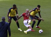 Ecuador empata con Chile en el primer tiempo.