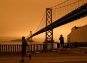 La contaminación de la atmósfera sobre el área de la bahía de San Francisco por los incendios. JOHN G. MABANGLO / EFE