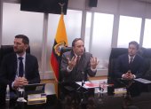 Julien Reynaud, representante del FMI en Ecuador; Simón Cueva, ministro de Economía y Finanzas; y Guillermo Avellán, gerente del Banco Central del Ecuador.