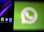WhatsApp, que fue adquirida por Facebook en 2014, cuenta con 2.000 millones de usuarios en todo el mundo, lo que la convierte en la plataforma de mensajería por internet más usada.