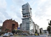 Altura. Los edificios de gran tamaño se sitúan alrededor de las avenidas grandes, como la Naciones Unidas.