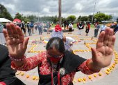 Indígenas ecuatorianos celebran la fiesta de la luna o Kulla Raymi, hoy, en Quito (Ecuador).