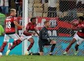 Bruno Henrique anotó un doblete en la primera parte para poner a ganar a Flamengo.