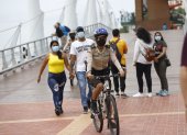 Sesenta y cinco de los 88 agentes que son parte de la Policía Turística de Guayaquil son mujeres, quienes en bicicleta rondan los sitios emblemáticos y más visitados.