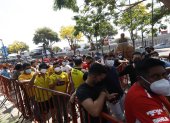 Hinchas amarillos llegaron a las boleterías del estadio Modelo Alberto Spencer para adquirir su boleto.