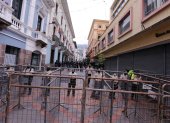 Vallas. En las calles Guayaquil y Chile se observó un contingente policial.