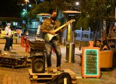 Entretenimiento. Los artistas animarán la noche en el barrio La Mariscal.