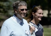 Fotografía de archivo en la que se registró al millonario estadounidense y fundador de Microsoft, Bill Gates, junto a su exesposa, Melinda, en Sun Valley (Idaho, EE.UU.).