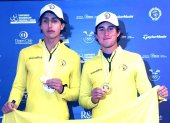 Renato Naula y Philippe Thorin con las medallas de oro por equipos.