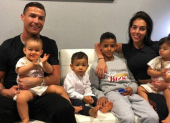 El astro portugués, es padre de 4 niños, tres de ellos los tuvo con su actual esposa