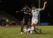 El City y Emelec igualan en la primera parte.