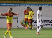 Los jugadores de Aucas festejan el único gol del partido, anotado al minuto 20 por Víctor Figueroa.