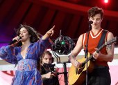 Mendes, de 23 años y Cabello, de 24, se conocen desde hace al menos seis años cuando lanzaron juntos su primera colaboración musical, "I Know What You Did Last Summer".