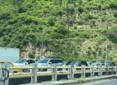 Quito. La avenida Simón Bolívar, de unas las principales vías periféricas, estuvo colapsada de tráfico.
