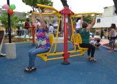 Entorno. Las áreas verdes cuentan con máquinas geriátricas, juegos infantiles, entre otros elementos.