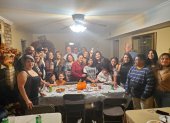 Celebración. Parte de los migrantes en la cena de Acción de Gracias, en EE. UU.