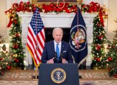 El presidente de Estados Unidos, Joe Biden, fue registrado este martes al anunciar las medidas para afrontar la variante ómicron del coronavirus, en la Casa Blanca, en Washington DC (EE.UU.)