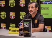 Fabián Bustos renovó por una temporada más con Barcelona.
