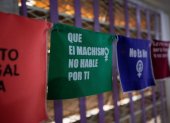 AME3580. CARACAS (VENEZUELA), 10/12/2021.- Vista de un cartel con un mensaje que dice Que "no al machismo" en Caracas. /Rayner Peña
