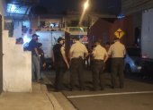 Policías llegaron al sector para indagar detalles de esta nueva balacera. 
.