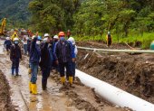 Las autoridades del Ministerio de Energía visitan la construcción de las variantes de los oleoductos.