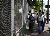 Desde el 22 de noviembre pasado, muchos estudiantes asisten de forma presencial a los planteles educativos.