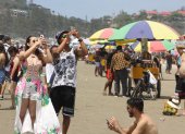 Cientos de turistas arribaron a las playas del país en grupos familiares. Muchos hoteles tuvieron un aforo a tope; otros, del 90 %.