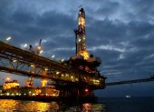 Los países exportadores de petróleo que agrupan la OPEP y sus aliados deciden incrementar la producción.