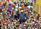 El público disfrutó del desfile de muñecos en uno de los últimos carnavales de Río, antes de la pandemia.