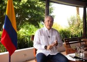 El presidente de Colombia, Iván Duque, habla durante una entrevista con Efe, el 15 de enero de 2022 en Galápagos (Ecuador).