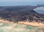 Imágen aérea que muestra las consecuencias del tsunami provocado por la erupción del volcán de Tonga en el océano Pacífico.