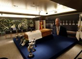 Capilla ardiente a Paco Gento, que el club ha abierto esta tarde en el palco de honor del Santiago Bernabéu.
