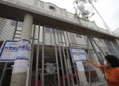 COLEGIO NACIONAL GUAYAQUIL POR TENER CLASES PRESENCIALES FUE CLAUSURADO POR EL MUNUCIPIO PERIODISTA : NELSON TUBAY FECHA : 24/01/2022 Agencia (ag-extra)