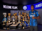 Felipe Caicedo con la piel de su nuevo equipo.