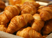 Croissant significa “creciente” en francés
