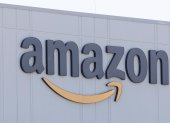 Fotografía de archivo del logo de Amazon en sus instalaciones de Nueva York.