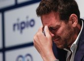 Juan Martín del Potro llora mientras anuncia su retiro del tenis profesional.
