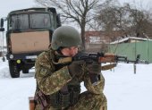 Militares de Ucrania participan en ejercicios tácticos y especiales, por si acaso Rusia decida en algún momento invadir su país. EFE/ OLEKSANDER YESMANCHUK HANDOUT