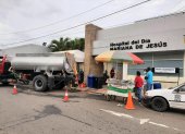 Interagua abasteció del líquido vital a los hospitales de la ciudad.
