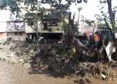 Daño. Al menos 40 casas resultaron afectadas por una riada de lodo, agua, restos de vegetación.