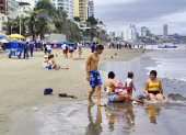 Manabi. Las playas de la provincia empiezan a recibir a los turistas por el feriado del carnaval.
