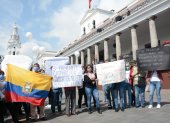 Protesta de padres de estudiantes en Ucrania en la Plaza Grande.
