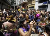 Una comparsa carnavalesca celebra el domingo de carnaval en la ciudad de Río de Janeiro