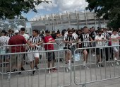 El cruce entre los hinchas del Atlético Mineiro y Cruzeiro se dio horas antes del partido.