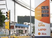 El precio del combustible Súper pasó hasta $ 0.18 centavos más del precio referencial asignado para este mes de marzo que era de $3.98. Antes estaba en $3.68