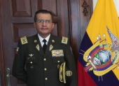 Ramírez es general de la Policía Nacional. Tiene una licenciatura en Seguridad y un diplomado superior en Seguridad Ciudadana. Fue comandante de la Policía en las zonas 4 y 3