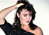 Gracias al éxito de este single de 1982, Laura Branigan fue nominada al Grammy como mejor vocalista pop.