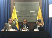 Patricio Donoso, ministro de Trabajo; Diego Ordóñez, consejero gubernamental; y Francisco Briones, subsecretario General de Gabinete, durante la explicación de la reforma laboral este 16 de marzo de 2022.